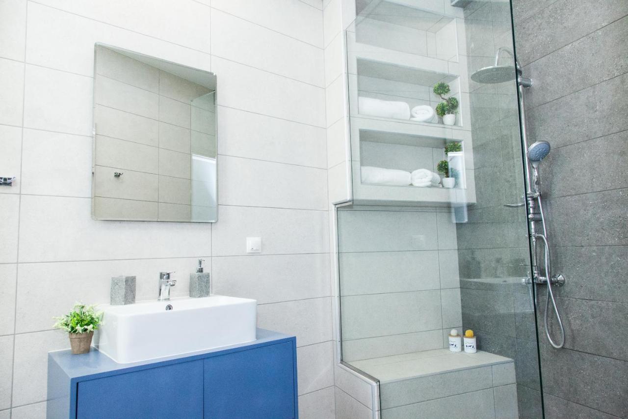 A Spacious Brand New Studio Ideal For 2 A Apartment Athens Exterior photo
